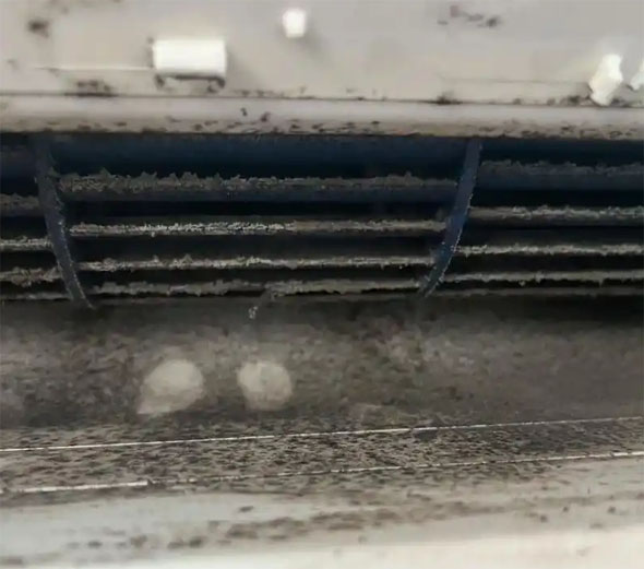 马尾空调吹的风有股烧焦味是怎么回事